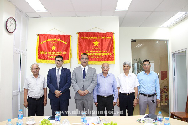 Hội Chăn nuôi Việt Nam tiếp và làm việc với Đại sứ quán Chile tại Việt Nam