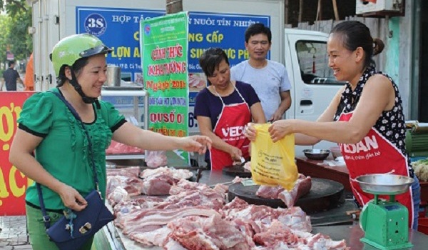 Ngăn chặn hành vi lợi dụng “mác” thịt lợn sạch