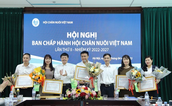 Achaupharm: Chính thức trở thành hội viên Hội Chăn nuôi Việt Nam